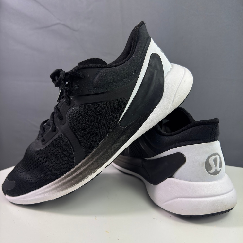 Lululemon Blissfeel Run Shoes Womens 9 Black White Athletic Training Sneakers